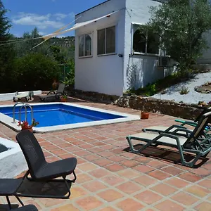 https://el-olivo-comares.es-andalucia.com